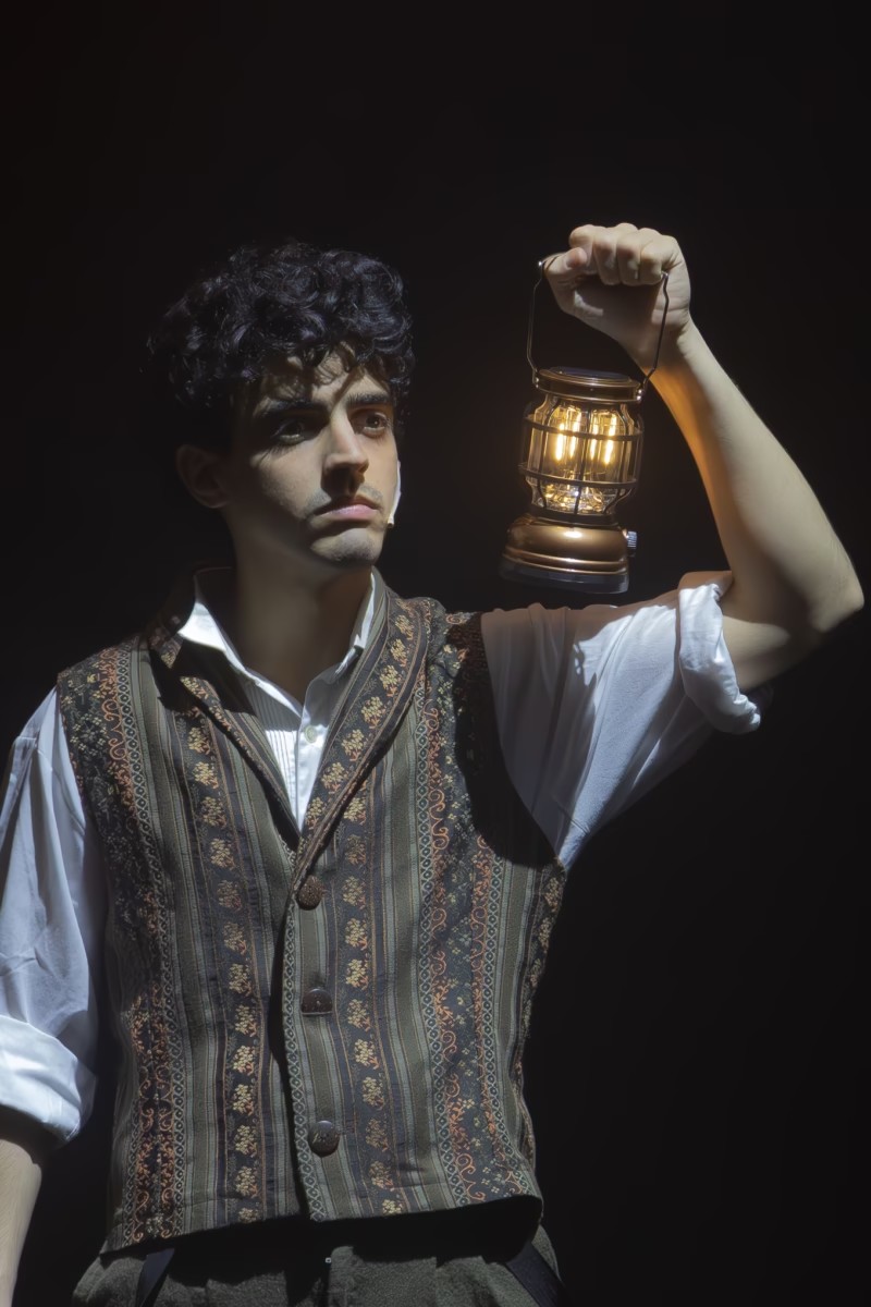Escena de Sweeney Todd: Tobias con una lámpara